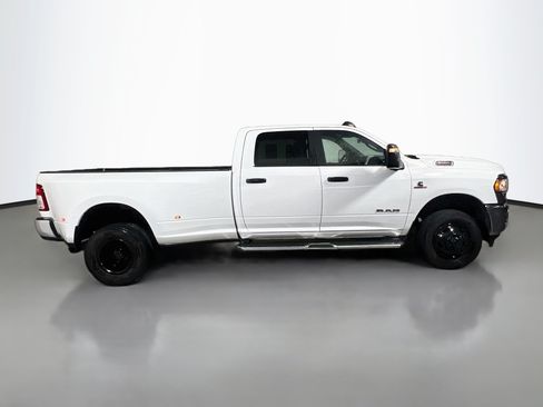 Used 2024 RAM 3500 Big Horn AWD/4WD image 3