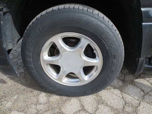 Used 2004 GMC Yukon Denali image 33