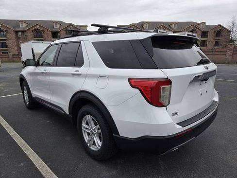 Used 2022 Ford Explorer XLT w/ Equipment Group 202A image 5