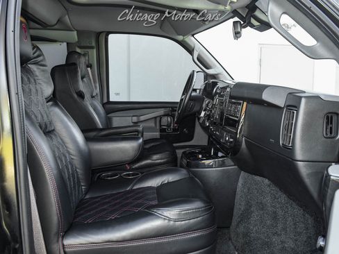 Used 2021 GMC Savana 2500 image 20