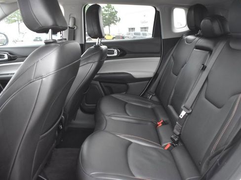 Used 2022 Jeep Compass Limited image 17