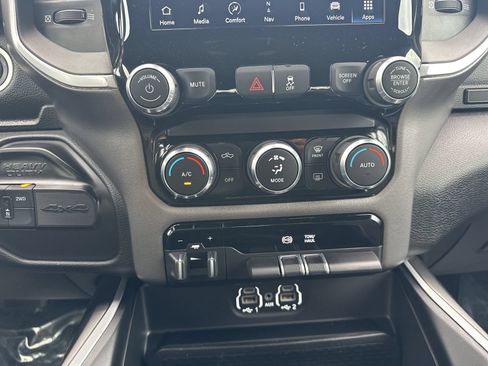 Used 2022 RAM 2500 Big Horn w/ Level A Equipment Group AWD/4WD image 68