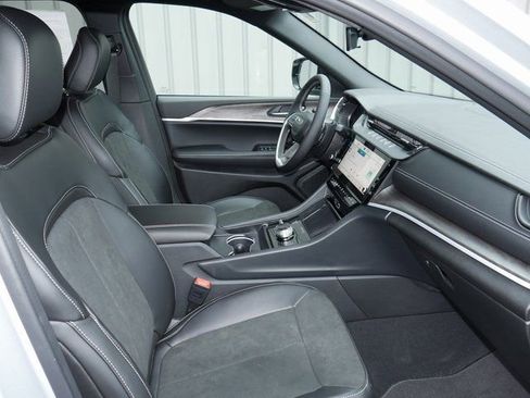 New 2026 Jeep Grand Cherokee Altitude image 27