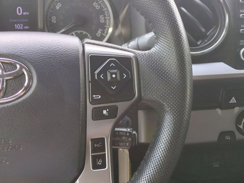 Certified 2020 Toyota Tacoma SR5 image 23