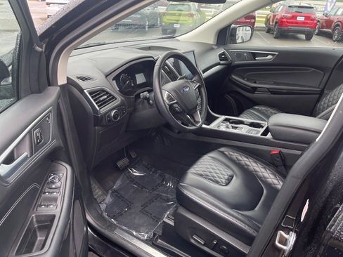 Used 2024 Ford Edge Titanium image 6
