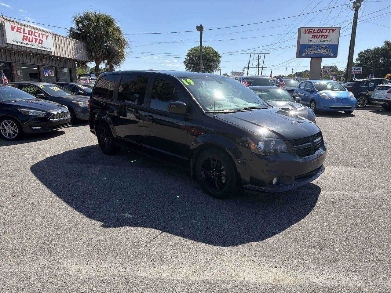 Used 2019 Dodge Grand Caravan SXT w/ Driver Convenience Group FWD image 4
