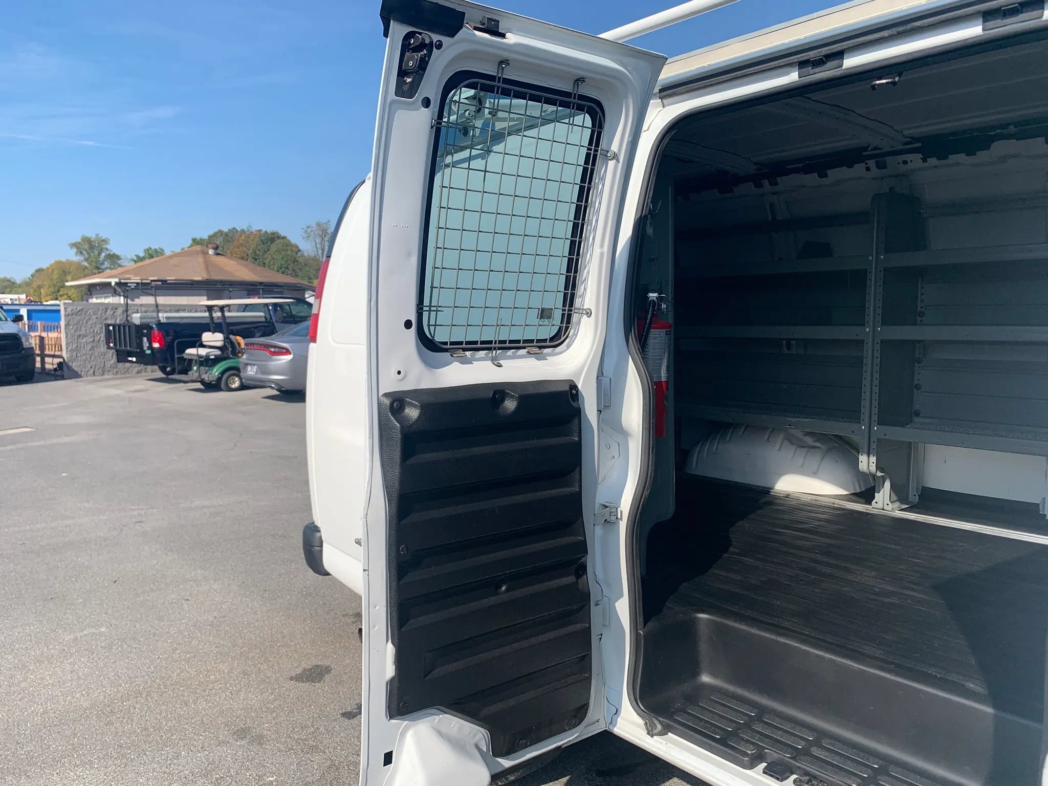 Used 2014 Chevrolet Express 1500 RWD image 25