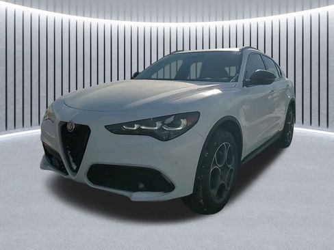 New 2025 Alfa Romeo Stelvio Sprint image 14