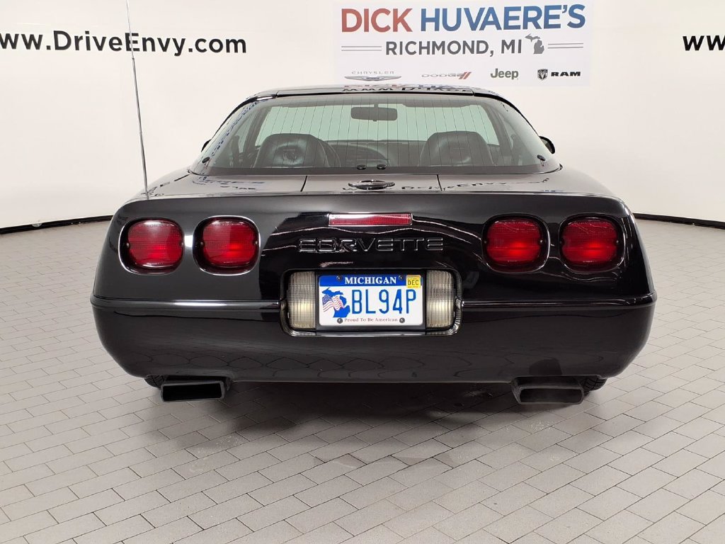 Used 1995 Chevrolet Corvette Coupe RWD image 5