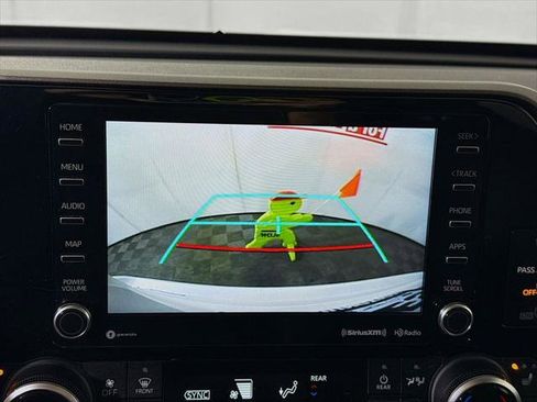 Certified 2020 Toyota Highlander XLE AWD/4WD image 7