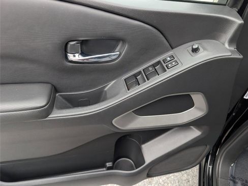 Used 2023 Nissan Frontier SV image 18