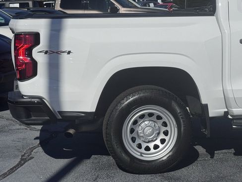Used 2023 Chevrolet Colorado W/T image 35