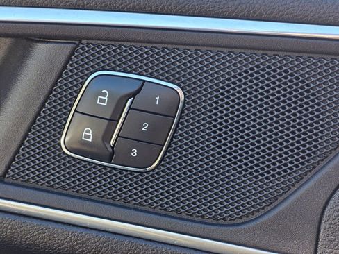 Used 2016 Ford Edge Titanium w/ Technology Package image 13