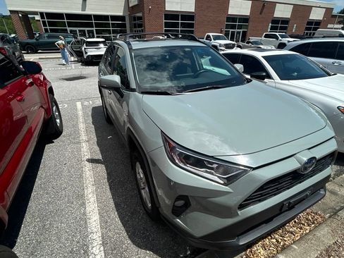 Used 2021 Toyota RAV4 XLE w/ Convenience Package AWD/4WD image 15