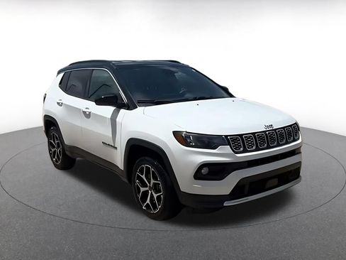 Used 2025 Jeep Compass Limited AWD/4WD image 3
