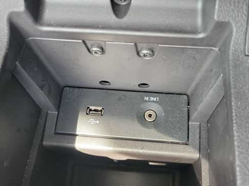 Used 2014 Ford Focus SE FWD image 27
