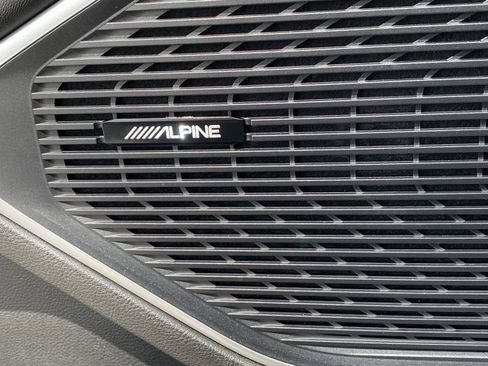 New 2025 Jeep Wagoneer L Base w/ Premium Group I image 17