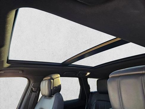 Used 2018 Land Rover Range Rover Sport HSE Dynamic image 16