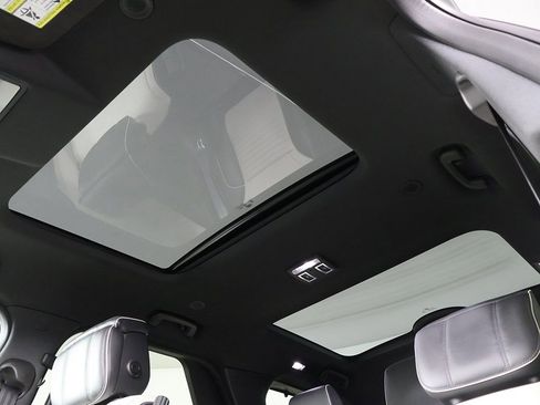 Used 2022 Land Rover Discovery HSE R-Dynamic image 21