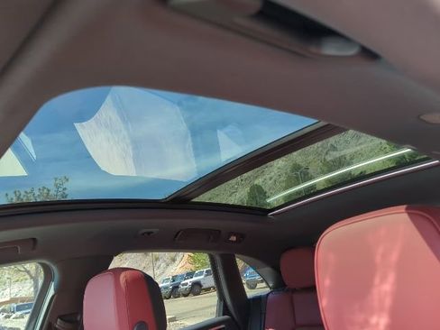 Used 2025 Porsche Macan S image 16