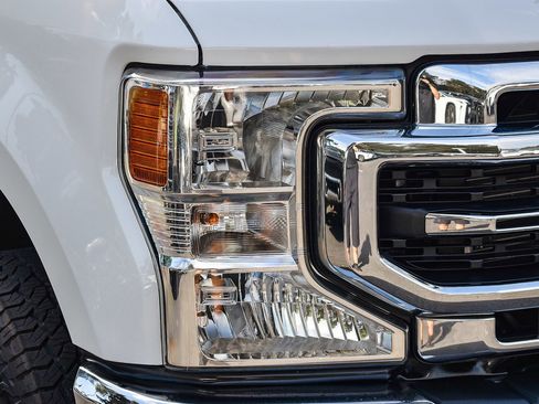 Used 2022 Ford F350 Lariat w/ FX4 Off-Road Package image 8