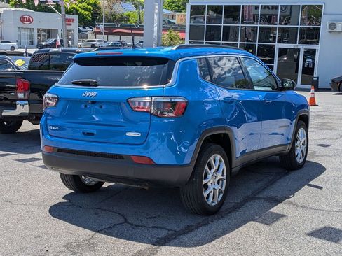 Used 2022 Jeep Compass Latitude AWD/4WD image 6