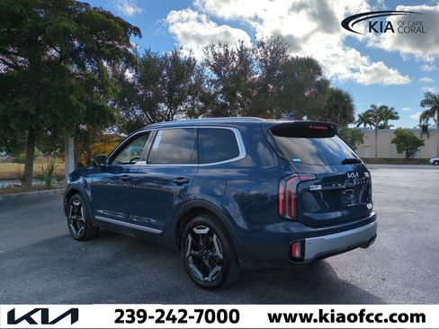 Certified 2023 Kia Telluride EX image 6