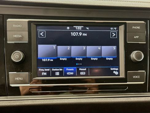 Used 2022 Volkswagen Jetta SE FWD image 21