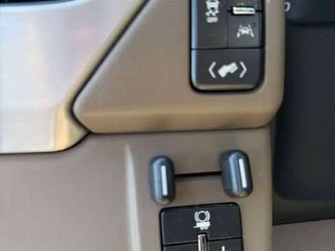 Used 2018 GMC Yukon XL SLT w/ Premium Edition RWD image 18