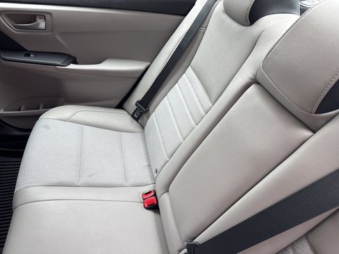 Used 2017 Toyota Camry SE w/ Moonroof Package FWD image 20