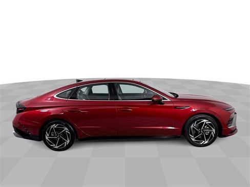Used 2024 Hyundai Sonata SEL w/ Convenience Package image 9