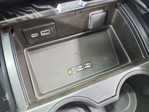 Used 2023 GMC Yukon Denali image 32