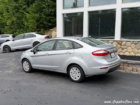 Used 2014 Ford Fiesta S FWD image 3