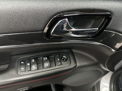 Used 2019 Jeep Grand Cherokee Trailhawk image 20