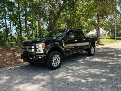 Used 2019 Ford F350 Limited AWD/4WD image 7