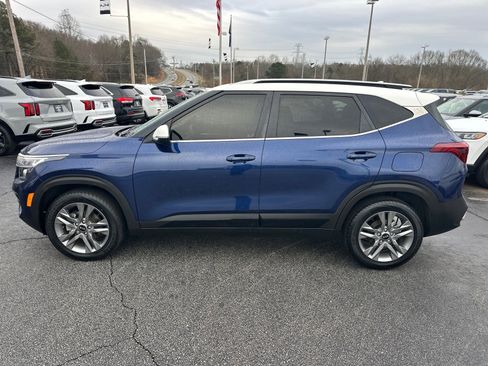 Certified 2021 Kia Seltos S image 5