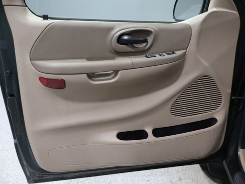 Used 2003 Ford F150 XLT image 16