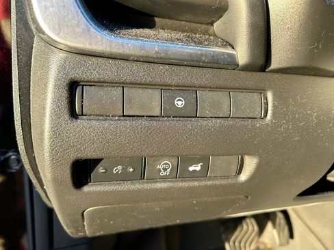 Used 2024 Nissan Rogue SV FWD image 14
