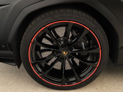 Used 2022 Lamborghini Urus image 33