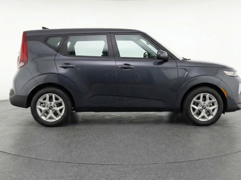 Used 2025 Kia Soul LX w/ LX Technology Package image 11
