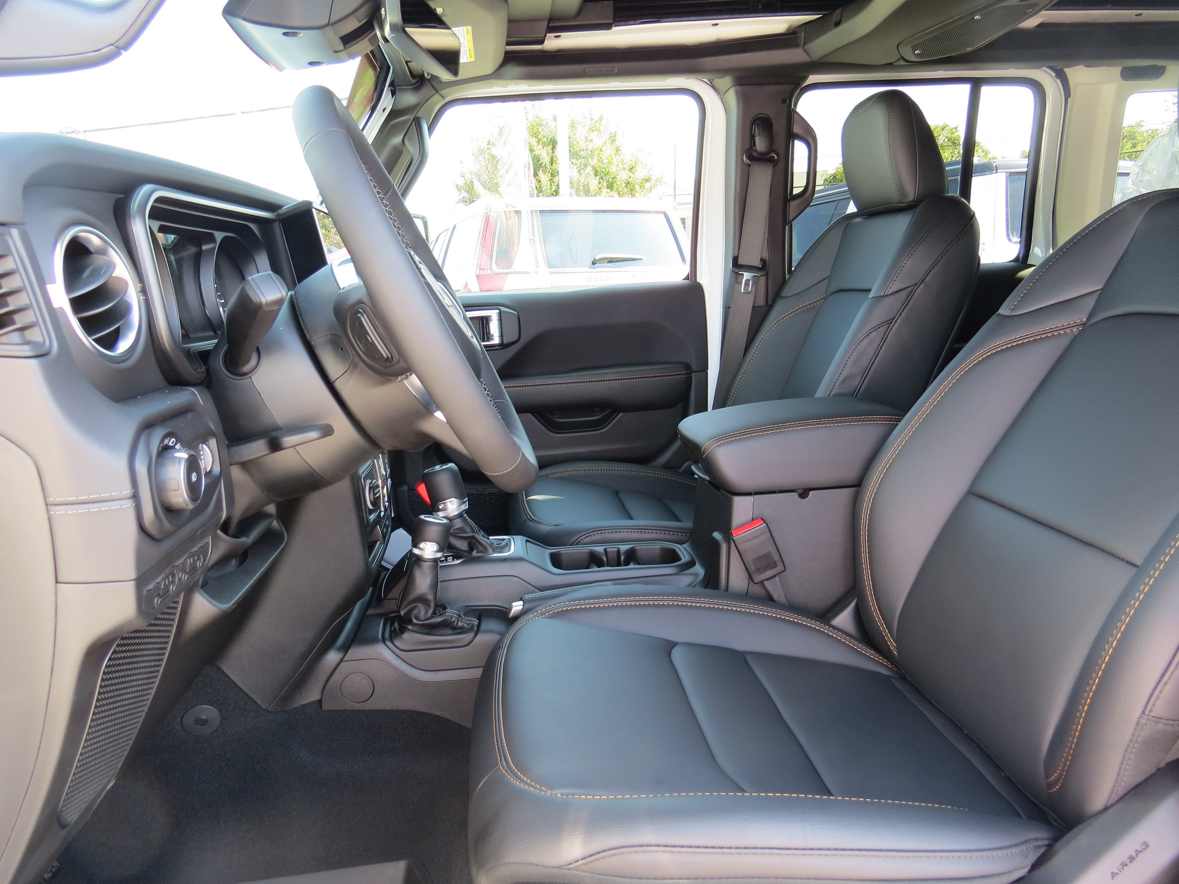 New 2026 Jeep Wrangler Unlimited Sahara AWD/4WD image 13