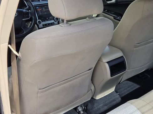 Used 2012 Toyota Camry LE image 19