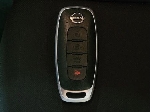 Used 2025 Nissan Sentra SV image 32