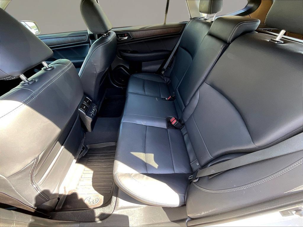 Used 2019 Subaru Outback 2.5i Limited AWD/4WD image 22