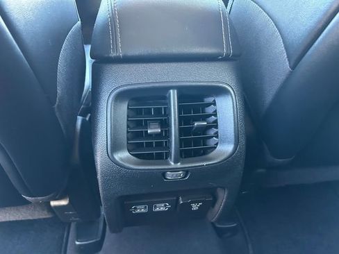 Used 2022 Jeep Cherokee Limited image 16