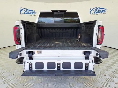 Used 2024 GMC Sierra 1500 Denali w/ Technology Package AWD/4WD image 5