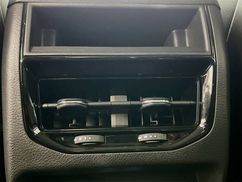 Used 2023 Jeep Grand Cherokee Limited w/ Luxury Tech Group II image 26