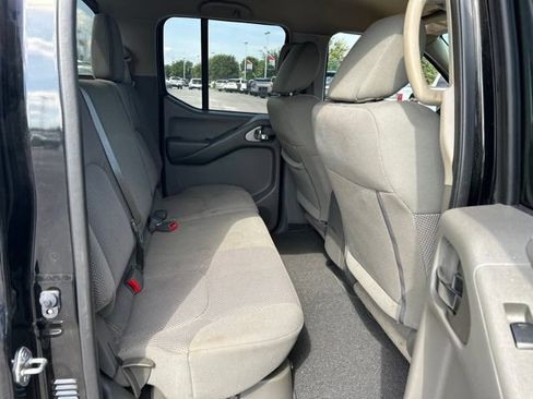 Used 2021 Nissan Frontier SV w/ Midnight Edition Floor Mats RWD image 14