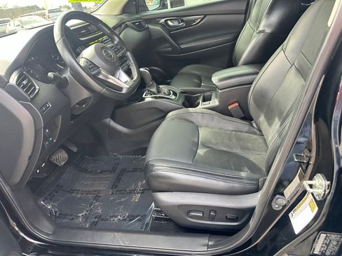 Used 2022 Nissan Rogue Sport SL w/ Premium Package image 11