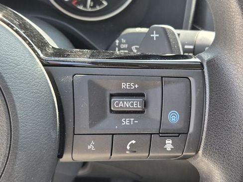 Used 2023 Nissan Rogue SV FWD image 24
